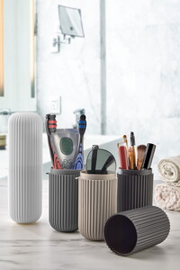 LOTTA KARALI PLASTİK SEYEHAT KUTUSU