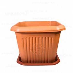 HAK PLASTİK SAKSI KARE NO:5 7LT